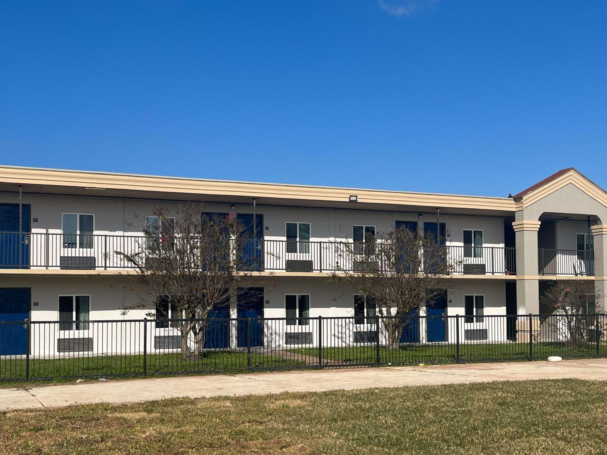 Studio 6 Lake Jackson, Tx Hotel Exterior photo